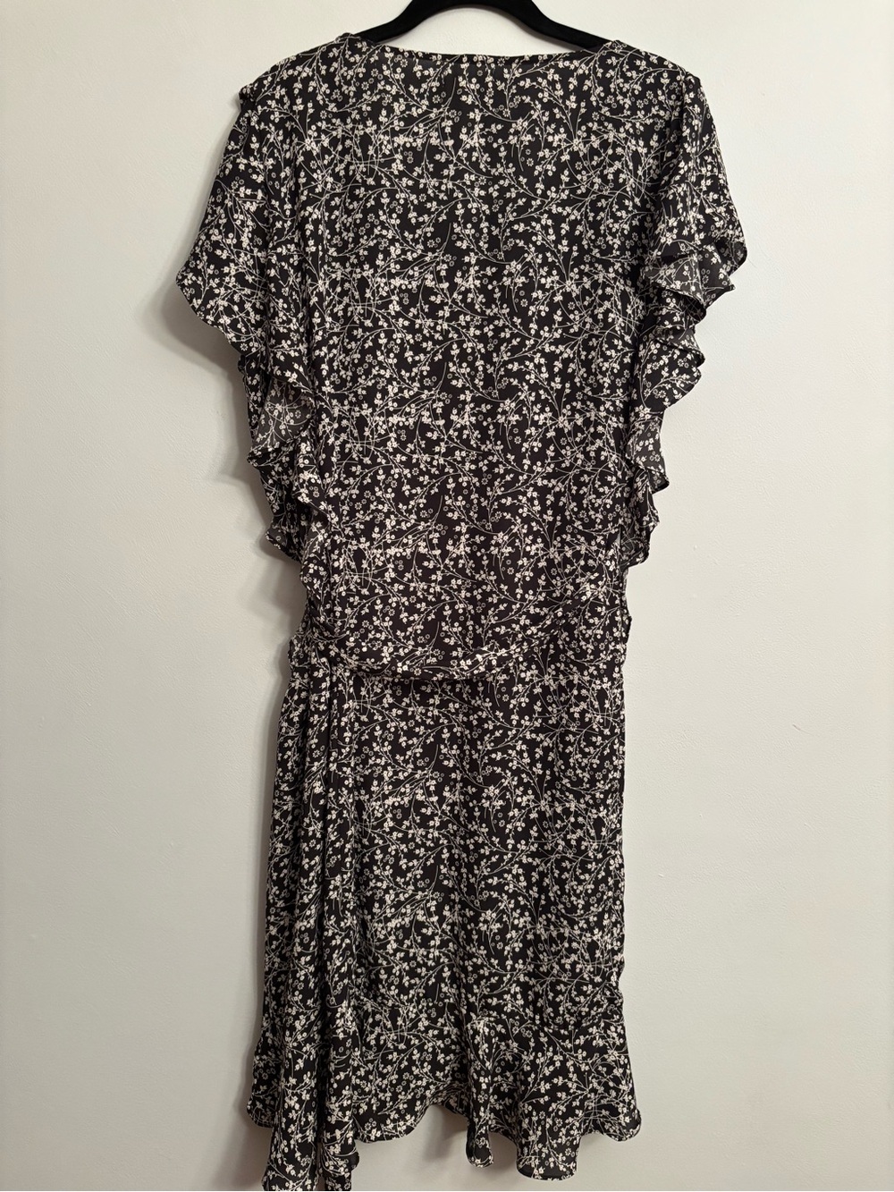 Max Studio Black and Cream Floral Dress - Picture 7 of 7